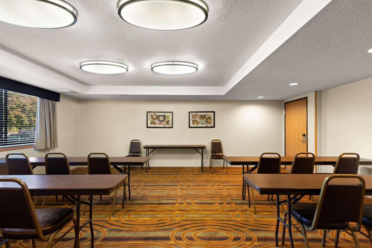 Best Western Germantown Inn - Housity