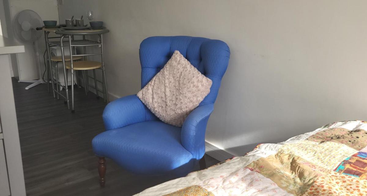 Stadium Nook - Housity