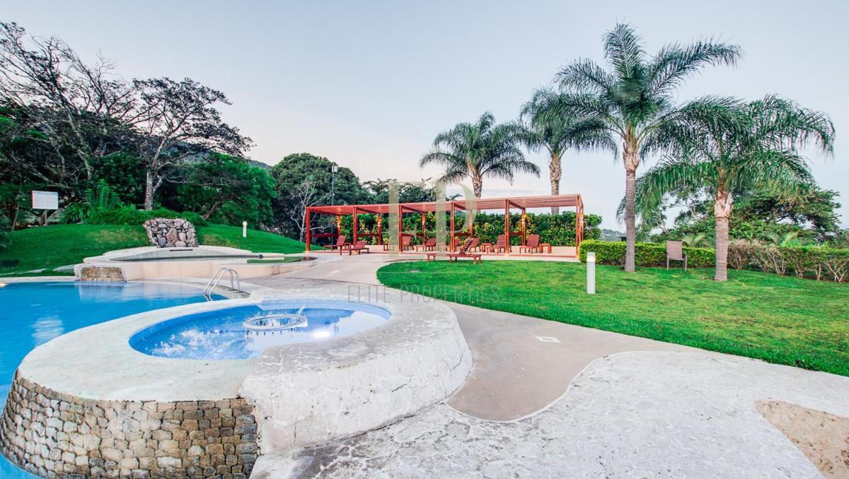 Suitetrails - Cozy Retreat with Pool,Tennis,Gym,Free WiFi