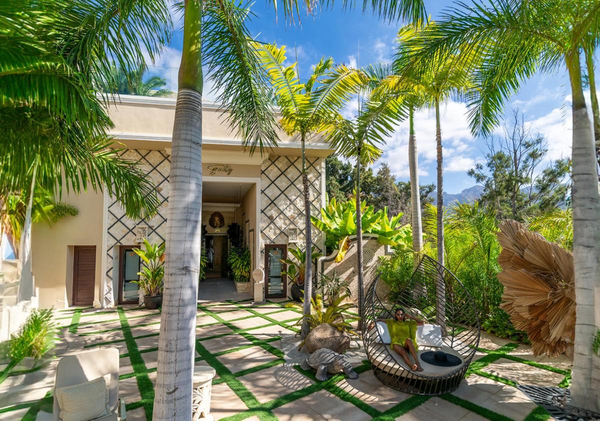 Jardín al aire libre en Royal River, Luxury Hotel - Adults Only