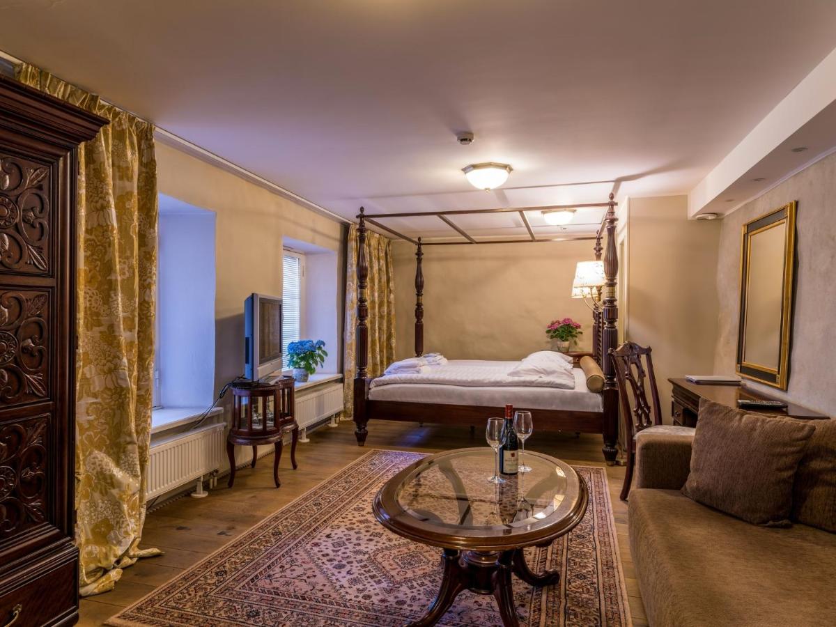 CRU Hotel - Housity