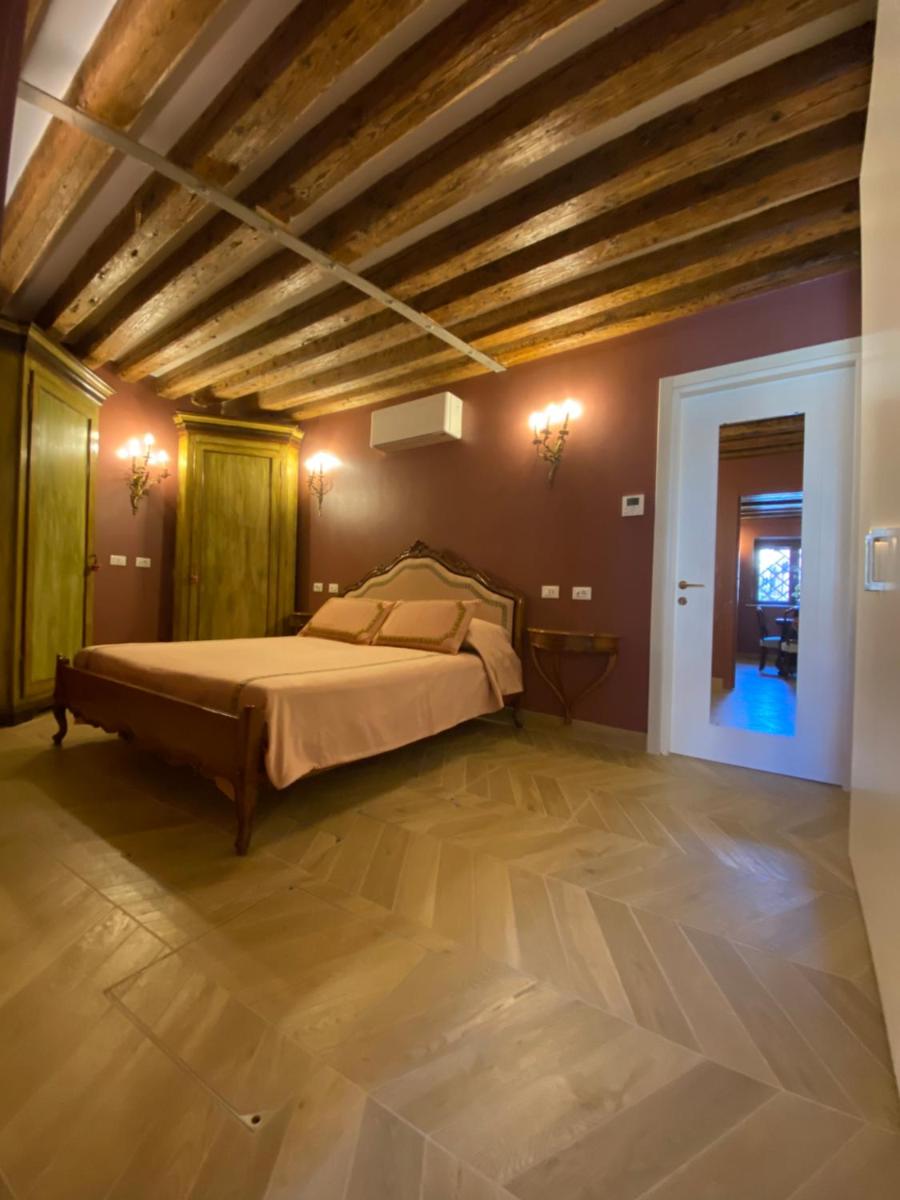 Dimora Contarini Charm Apartment on Grand Canal - Housity