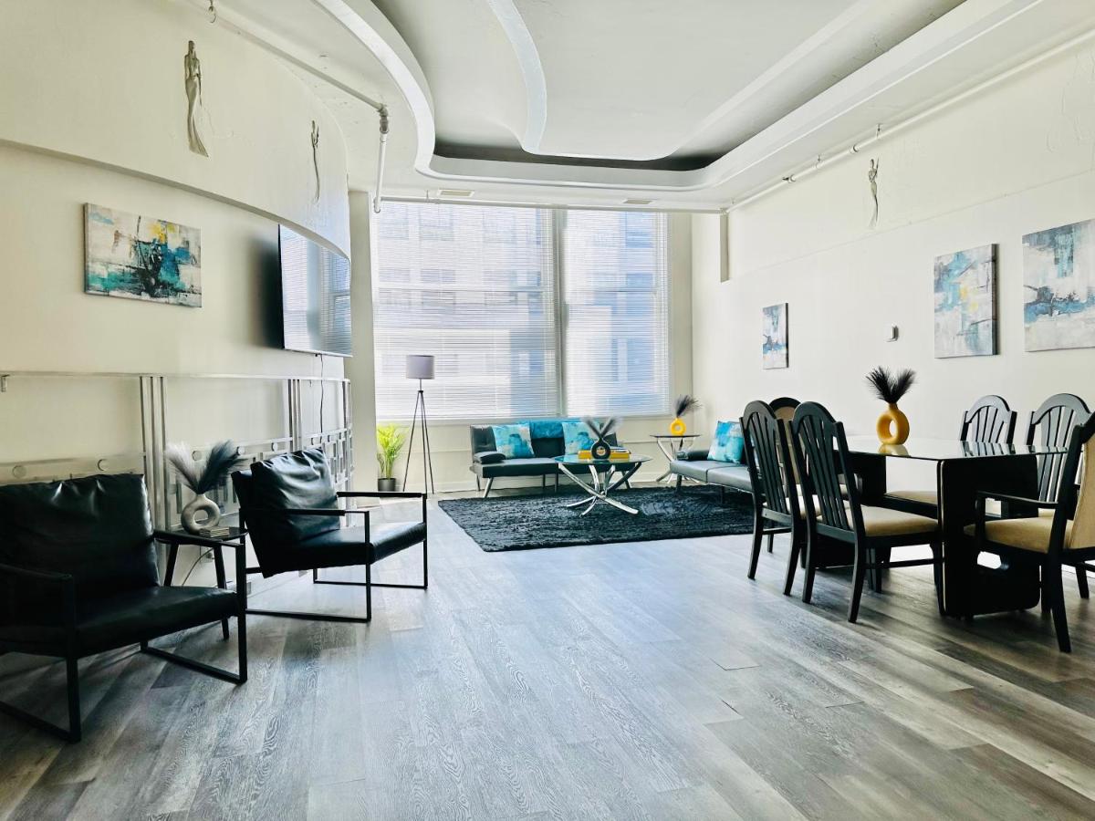 Executive Vacation Suite for 4 - Housity