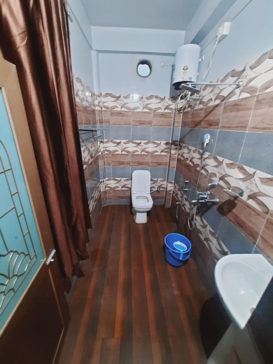 Hotel Knight Inn Airport - Housity