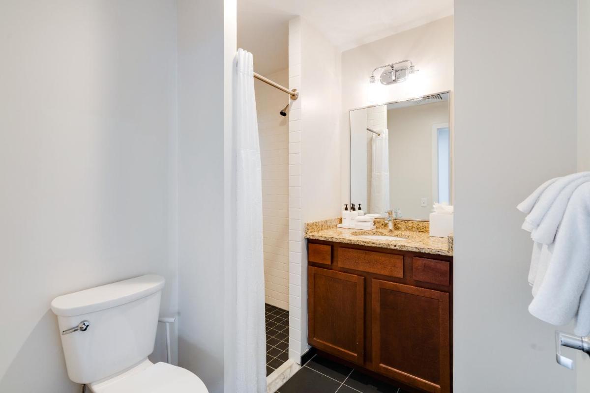 Mint House at The Divine Lorraine Hotel - Philadelphia - Housity