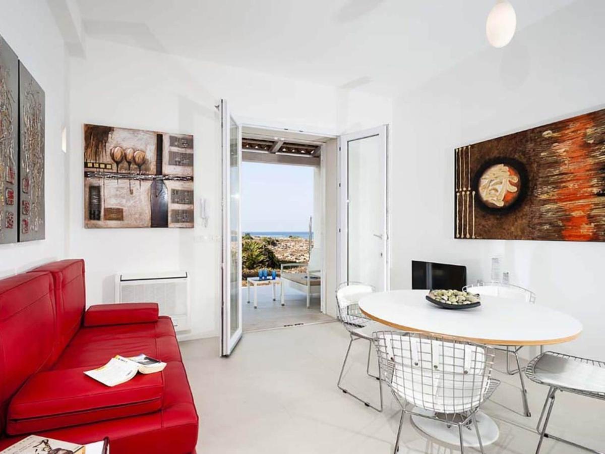 Luxury Holiday Home in Portopalo di Capo Passero with Pool - Housity