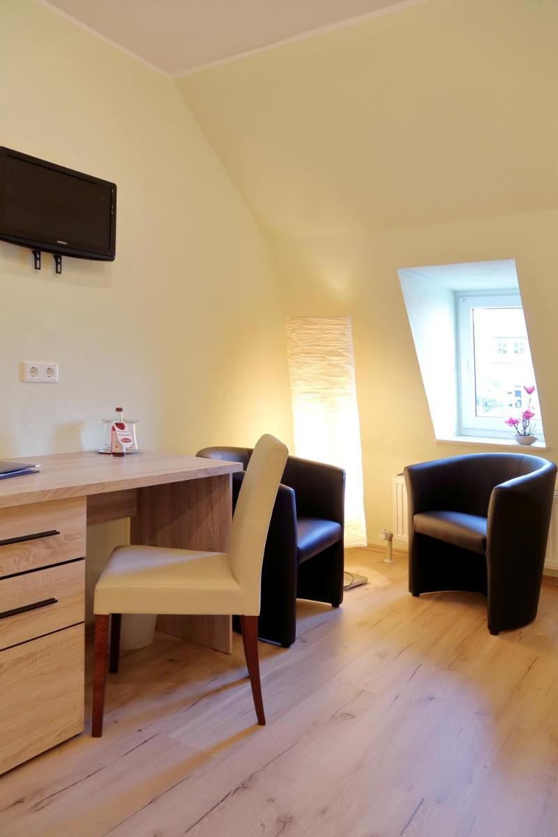 Gasthof und Hotel Roter Hirsch - Housity