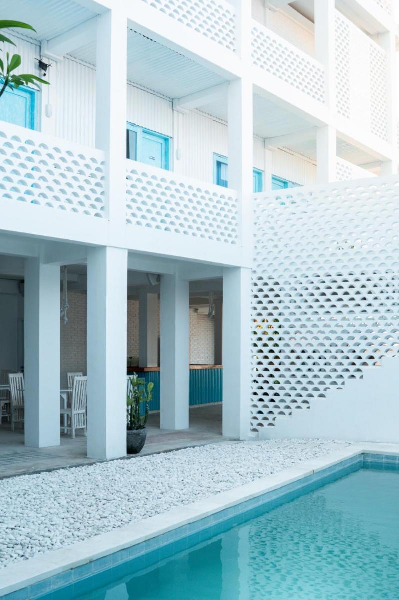 Paras Paros Marina Lodge - Housity