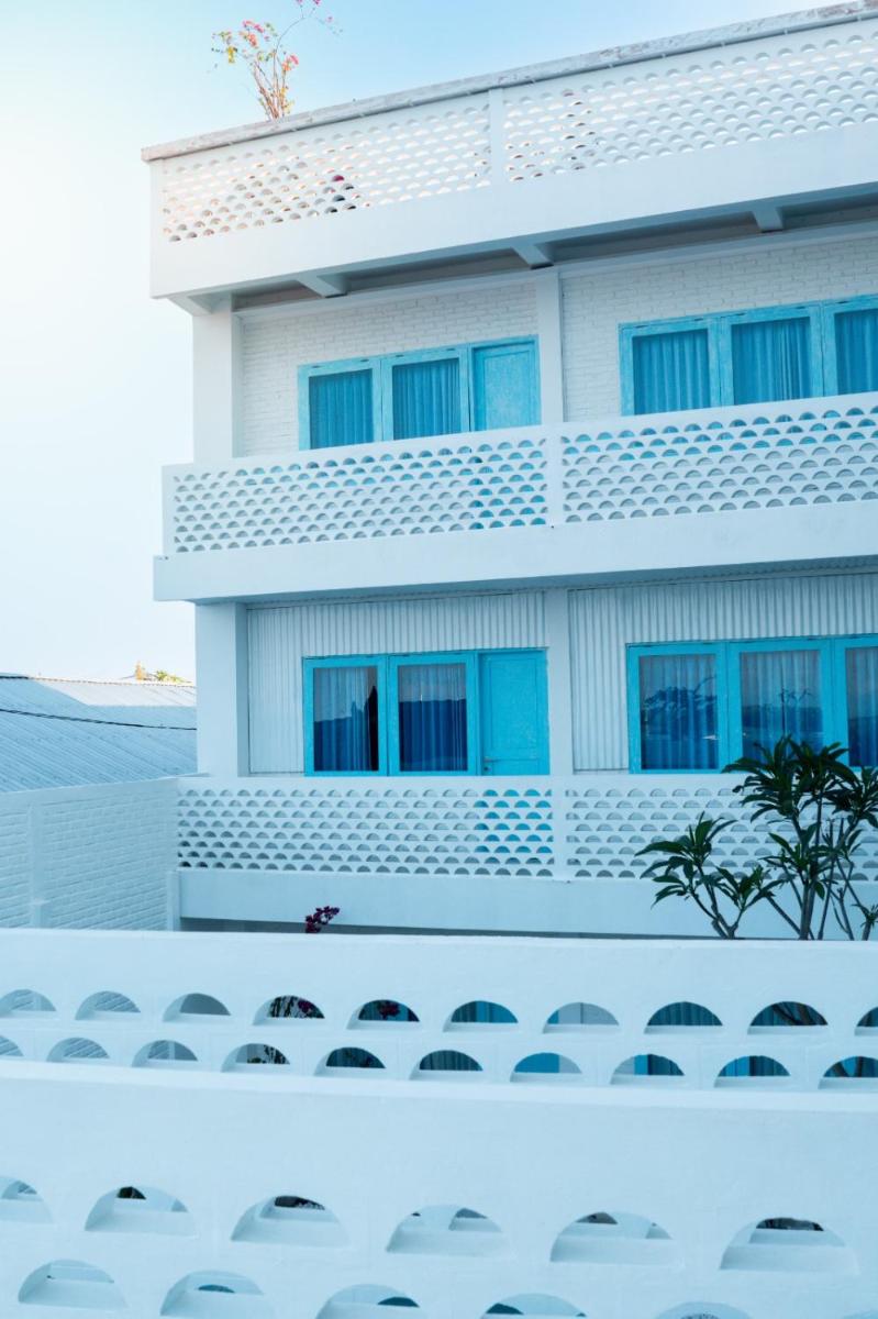 Paras Paros Marina Lodge - Housity