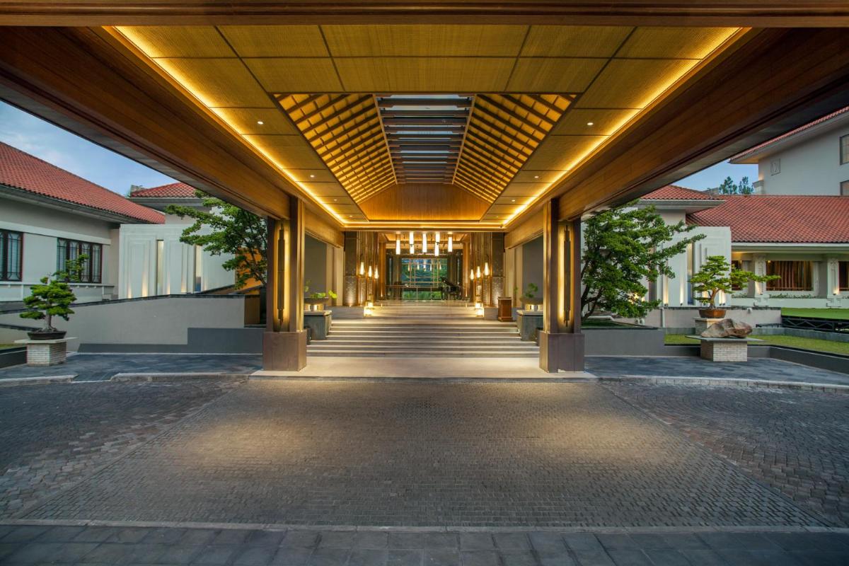 Mason Pine Hotel Bandung - Housity