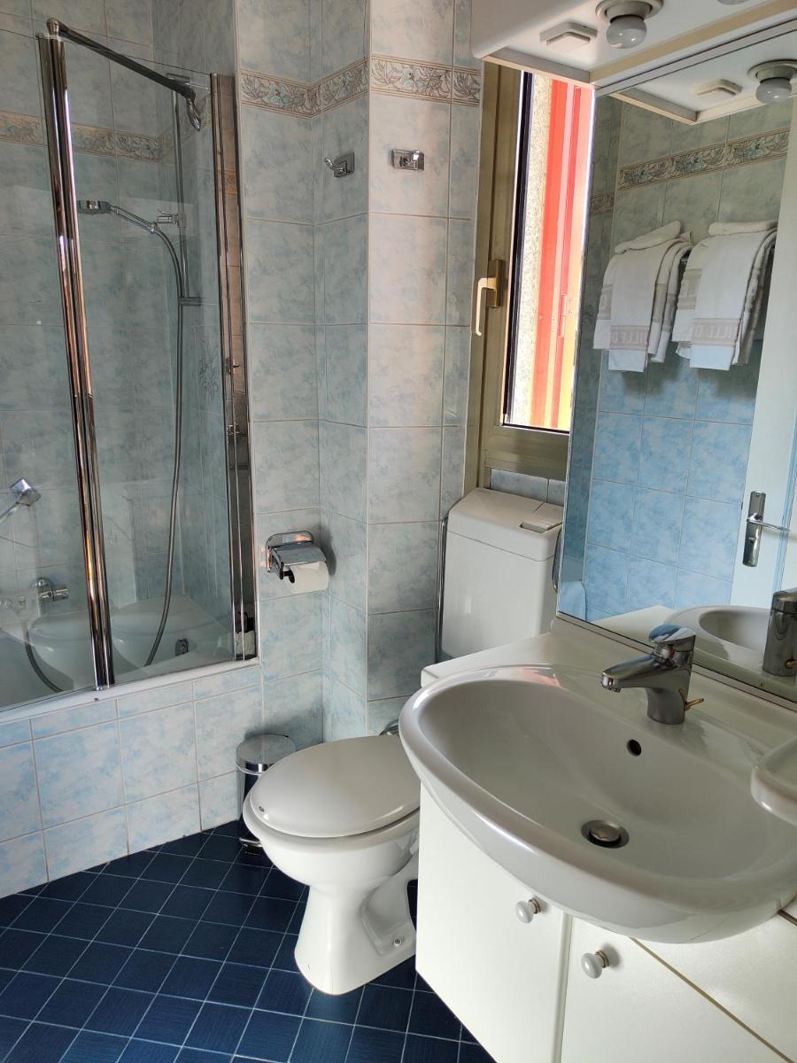Salle de bains dans l'établissement Aiguille du Midi - Hôtel & Restaurant