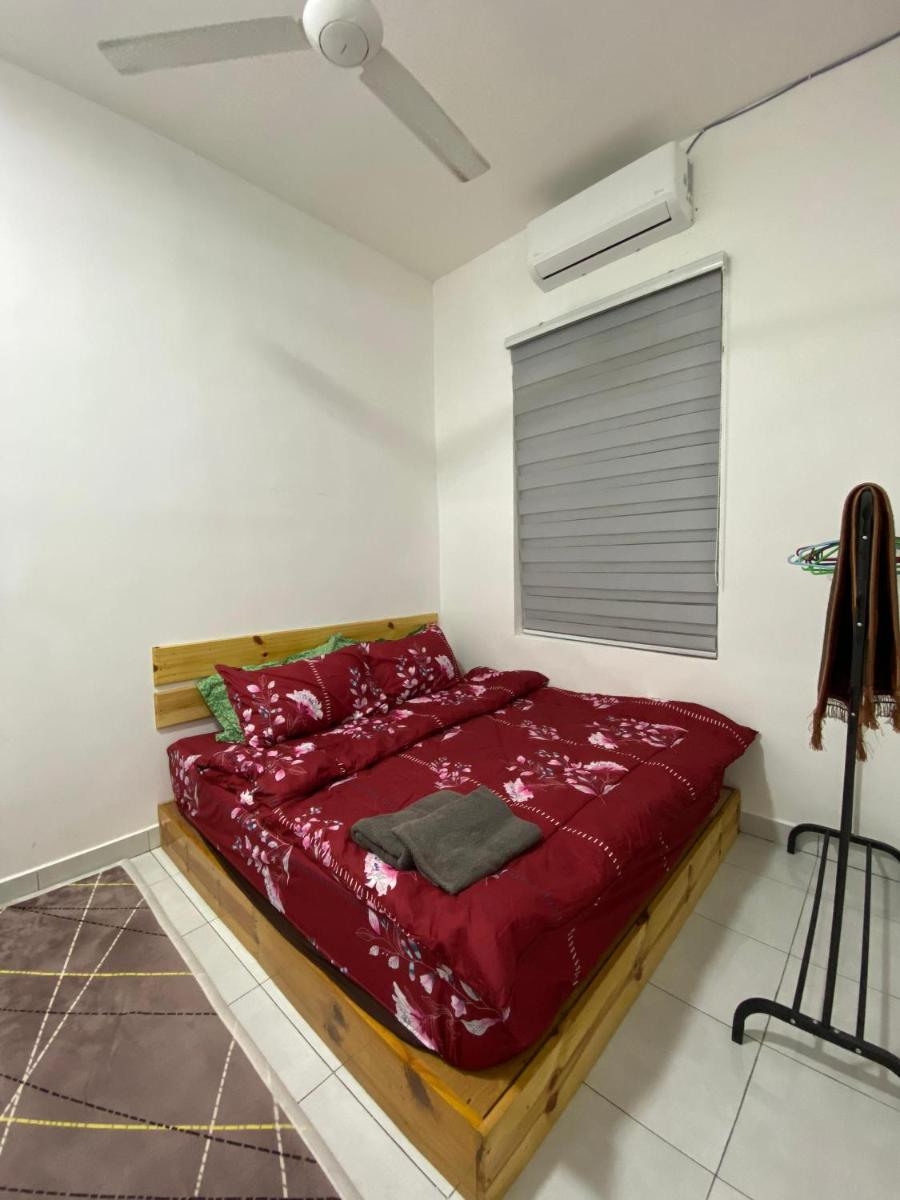 Razumi's Homestay - Housity