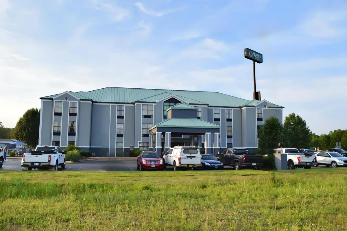 Quality Suites Maumelle - Little Rock NW - Housity