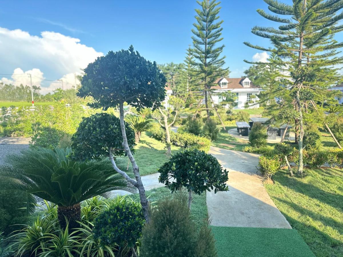 WHITE Houseรีสอร์ท - Housity