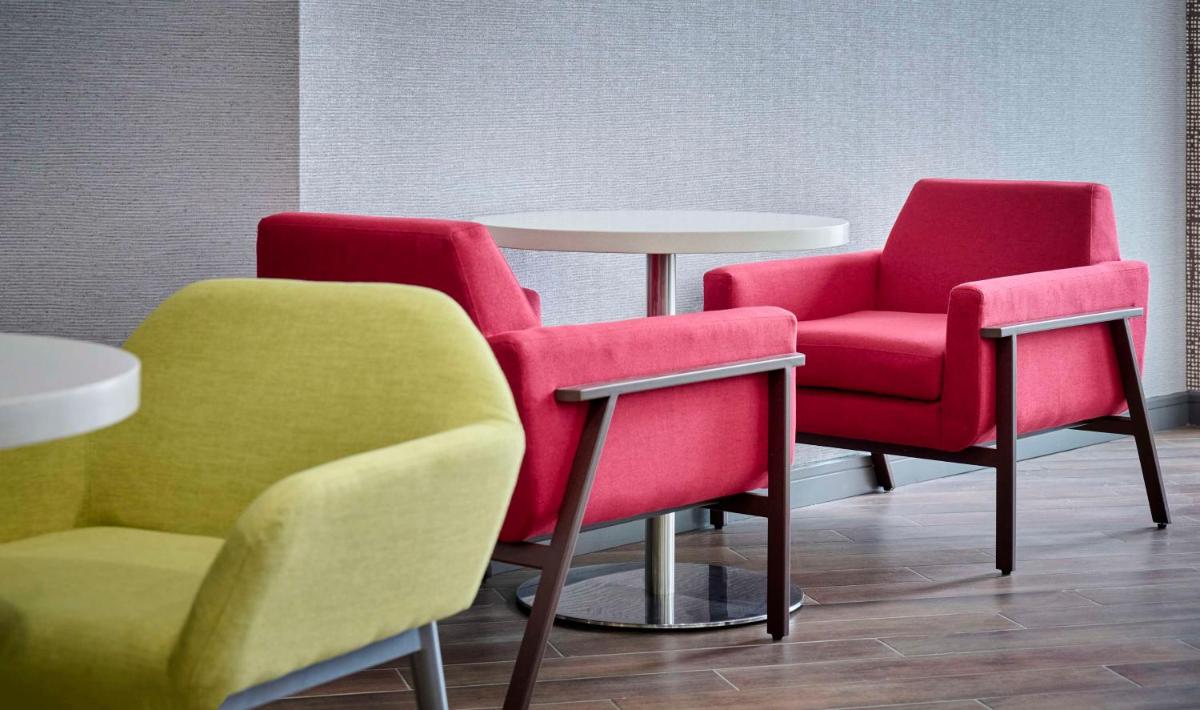 Hampton Inn By Hilton Hamilton - Housity