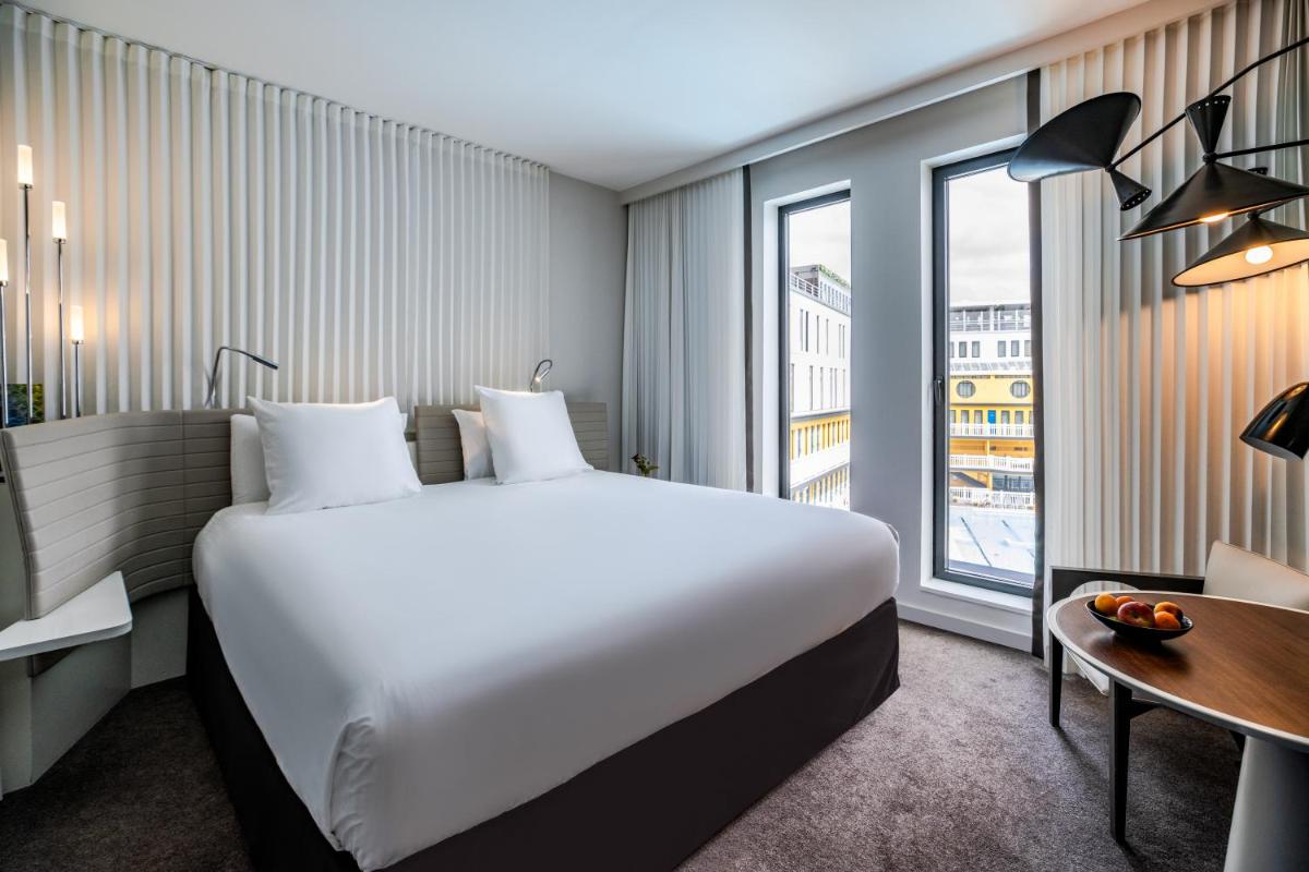 Un ou plusieurs lits dans un hébergement de l'établissement Molitor Hotel & Spa Paris - MGallery Collection
