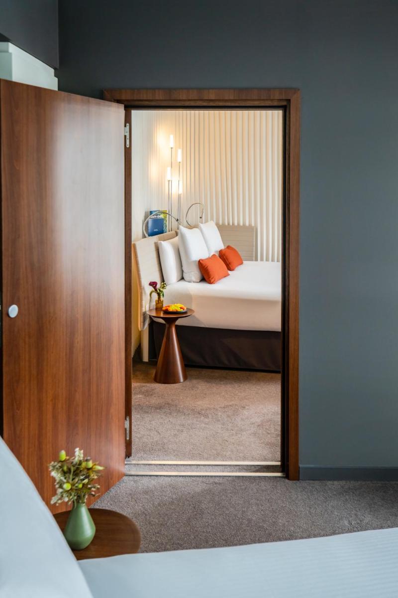 Un ou plusieurs lits dans un hébergement de l'établissement Molitor Hotel & Spa Paris - MGallery Collection