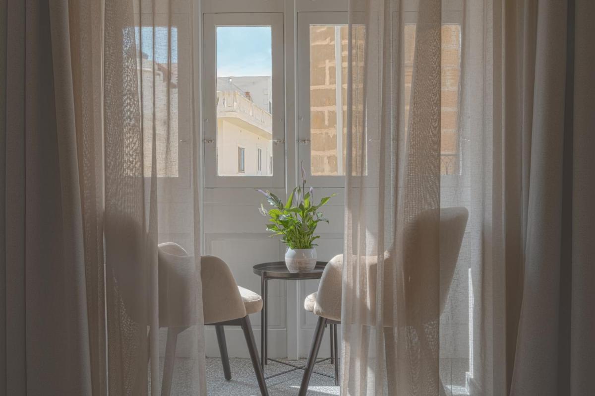 Maria Rosa Suites - Housity