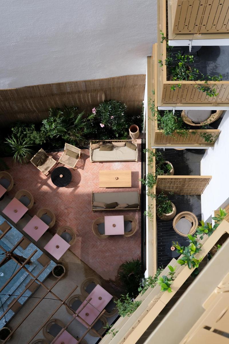 Jardin de l'établissement Bloom House Hôtel & SPA