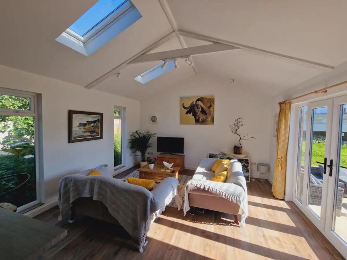 The Garden Lodge - Housity