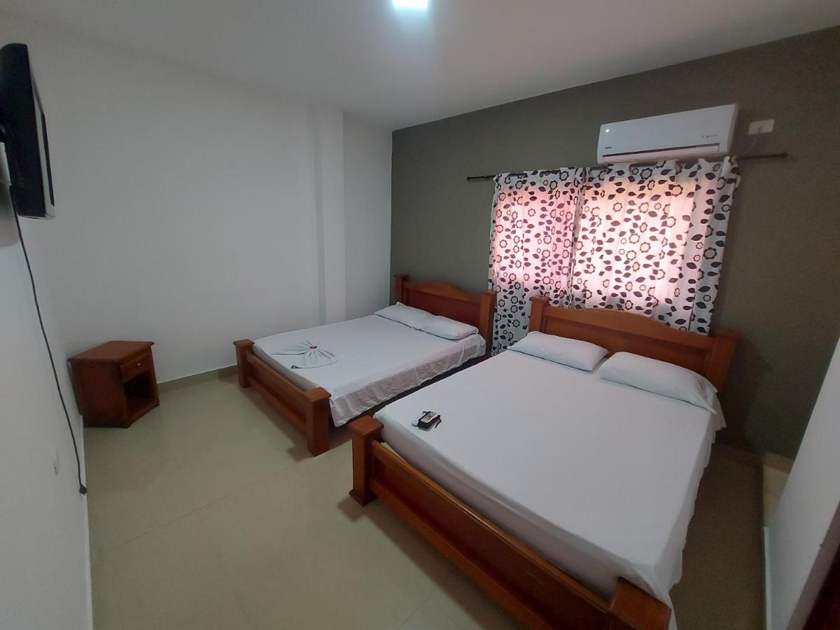 HOTEL LONDON Con Parqueadero - Housity