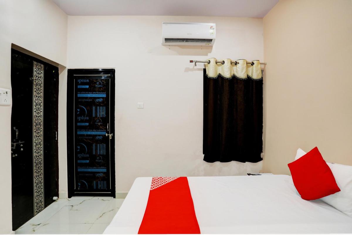 OYO Flagship Hotel Aditya Inn - Housity