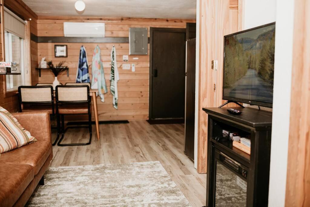 Suitetrails - The Tiny Timber / Tiny Cabin