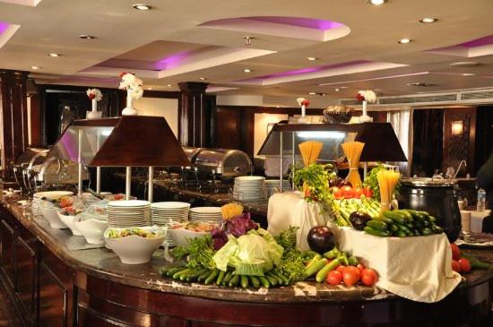 مركب ريفر River Boat - Housity