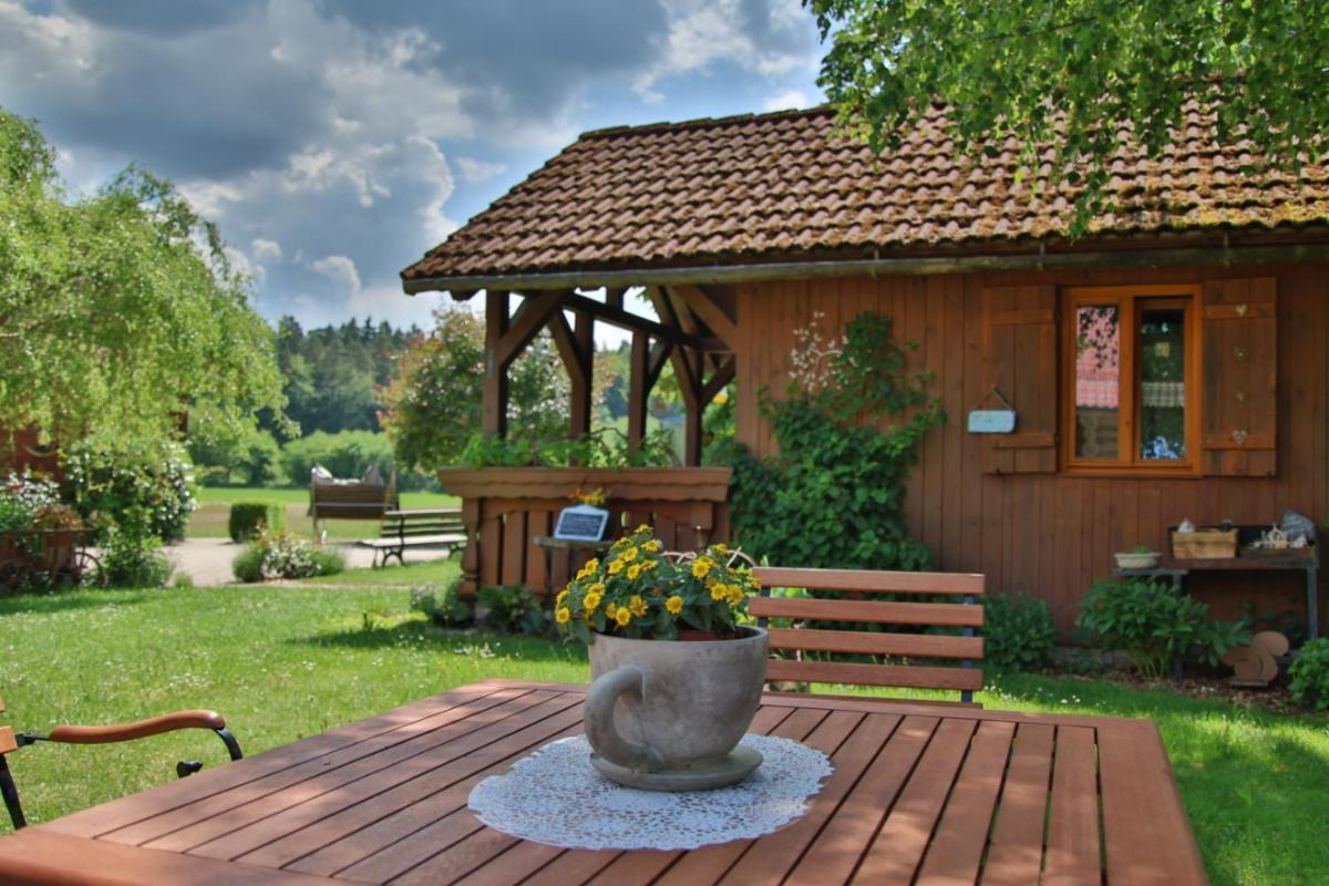 Heumanns Blockhaeuser am Wald - Housity