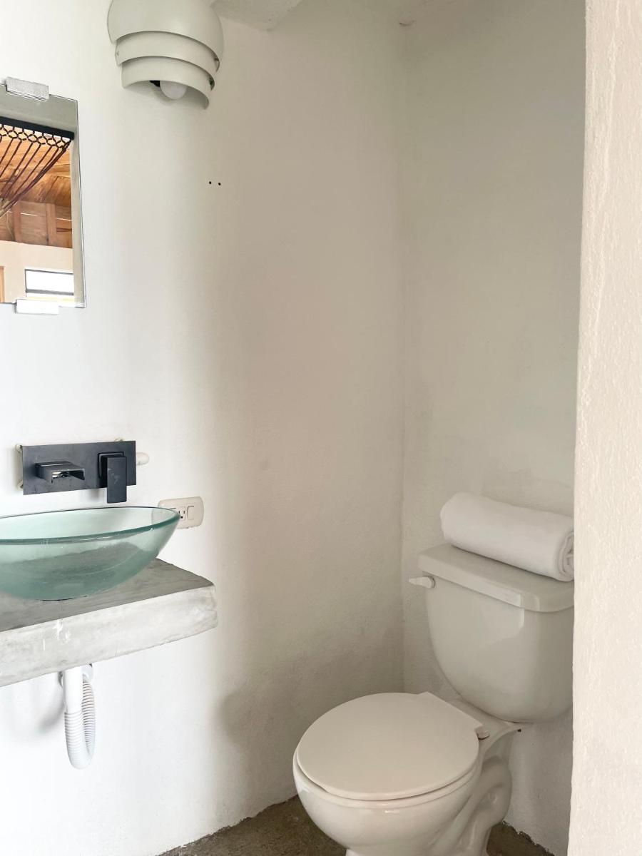 EB5 Escape-Contemporary Stay, San Marcos La Laguna #1 - Housity