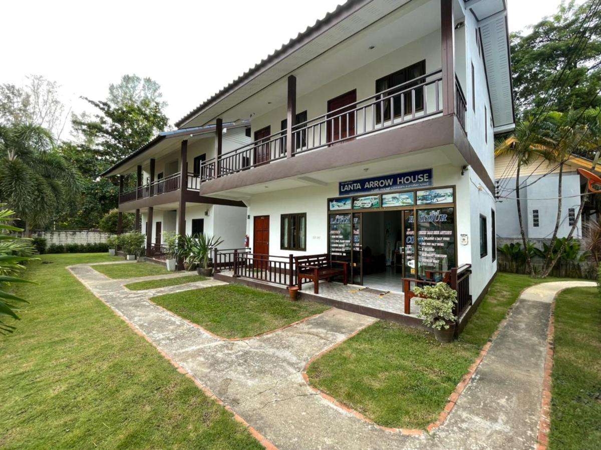Lanta Arrow House - Housity