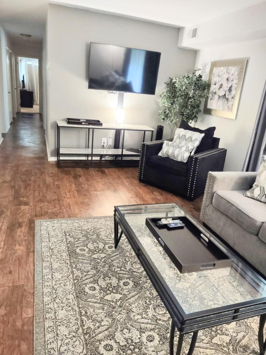 Inviting Condo in Central Raleigh - Housity