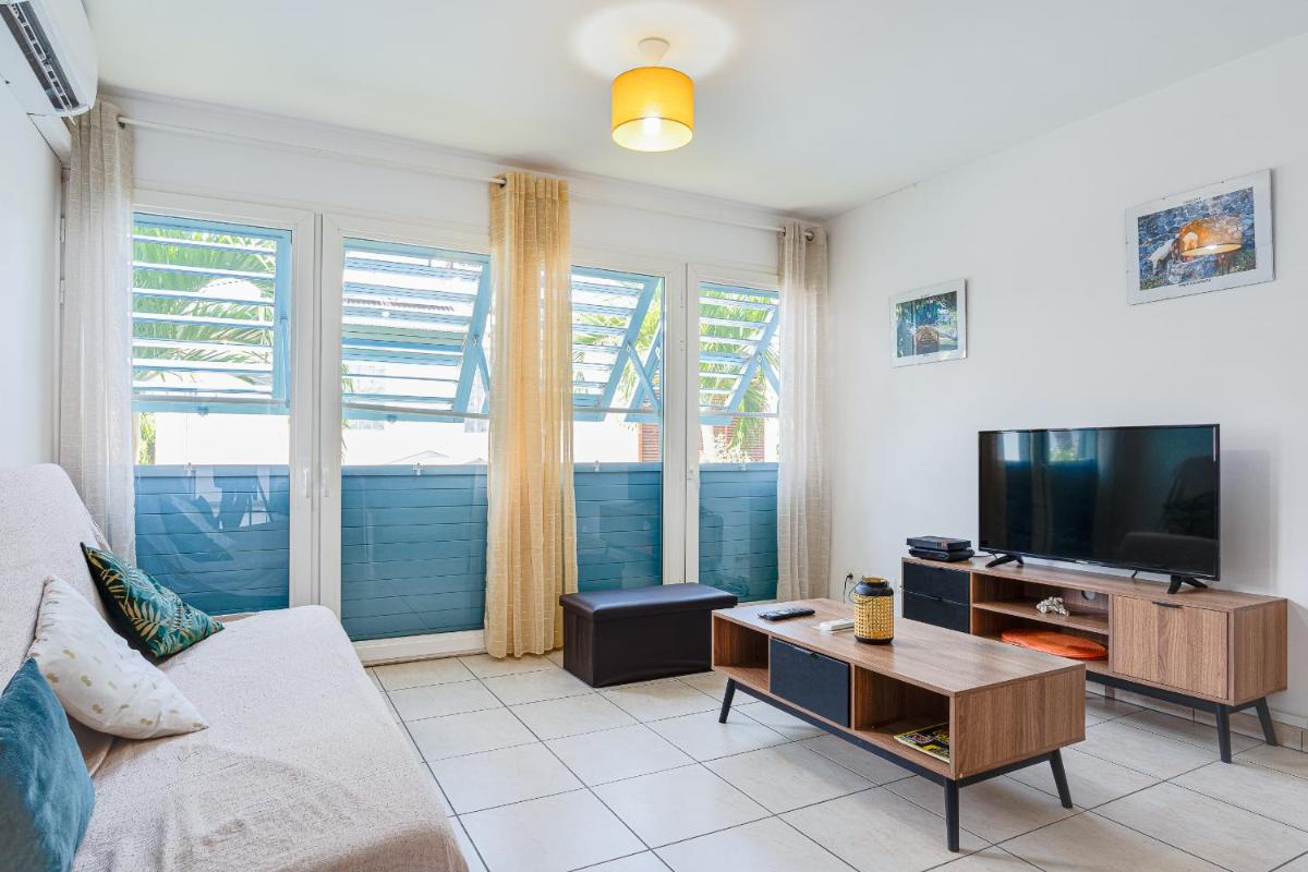 Saint-leu Réunion centre ville T3 Duplex meublé - Housity