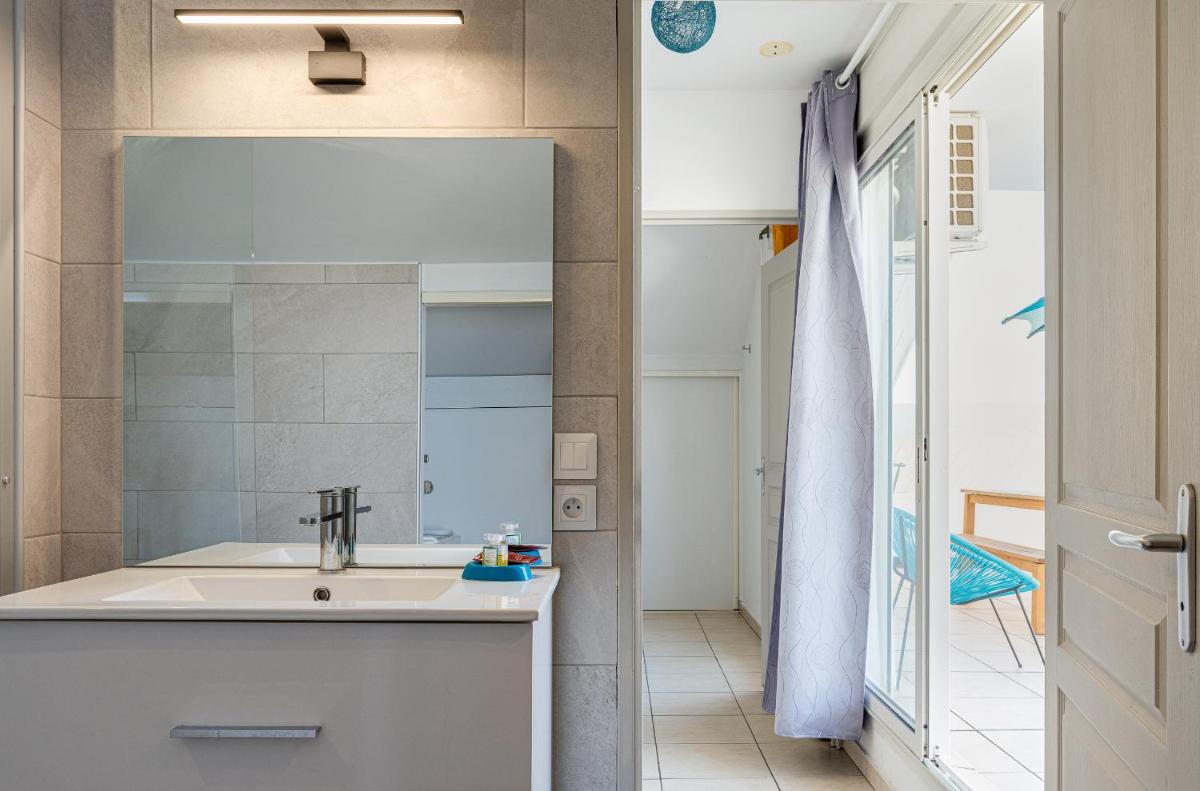 Saint-leu Réunion centre ville T3 Duplex meublé - Housity