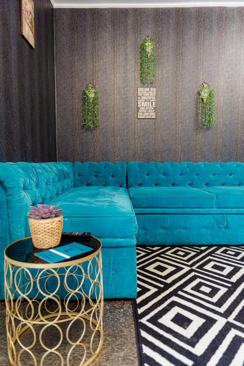 AZUR CYAN HOUSE - Housity