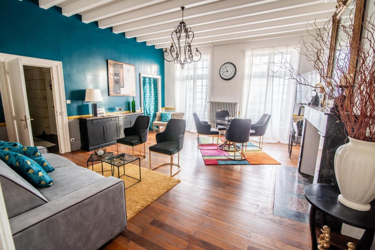Le Regisseur - Housity
