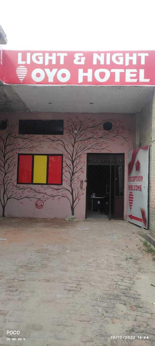 OYO Light And Night Hotel - Housity