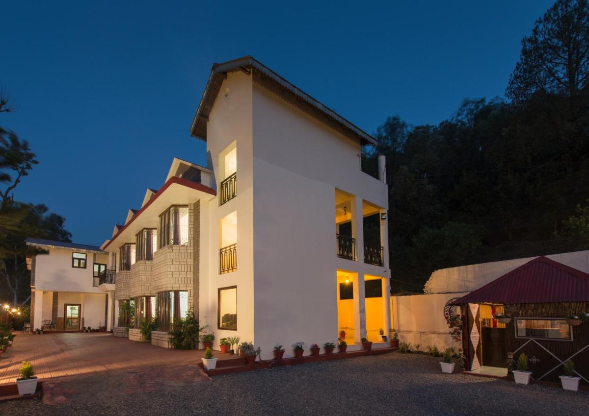 IVY The Boutique Hotel By Sukhmani Resorts - Housity