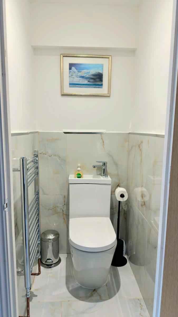7 Venus Road Room 2 - Housity