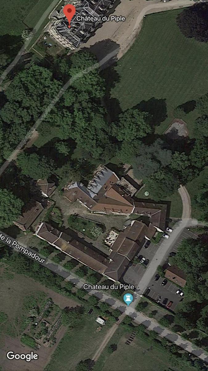 Large rooms in a wonderful property close to Paris - Housity