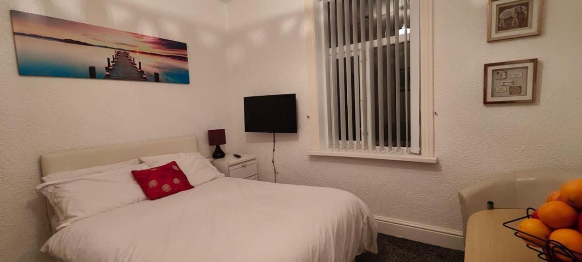 Lawnswood Apartments - Housity