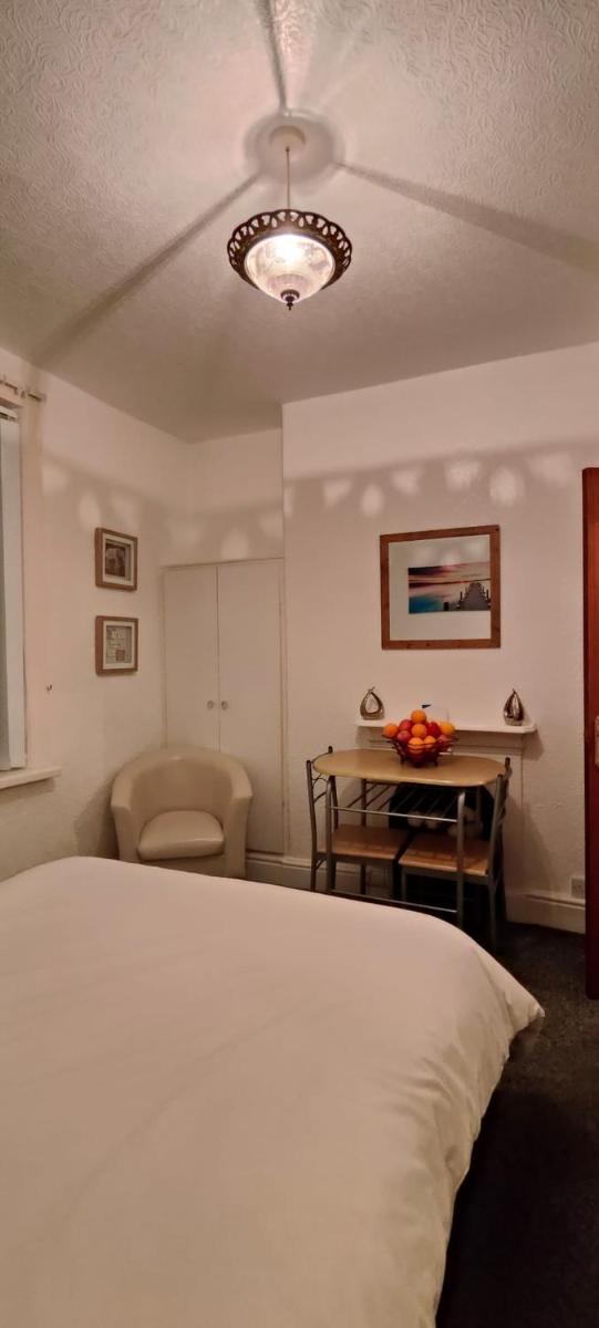 Lawnswood Apartments - Housity