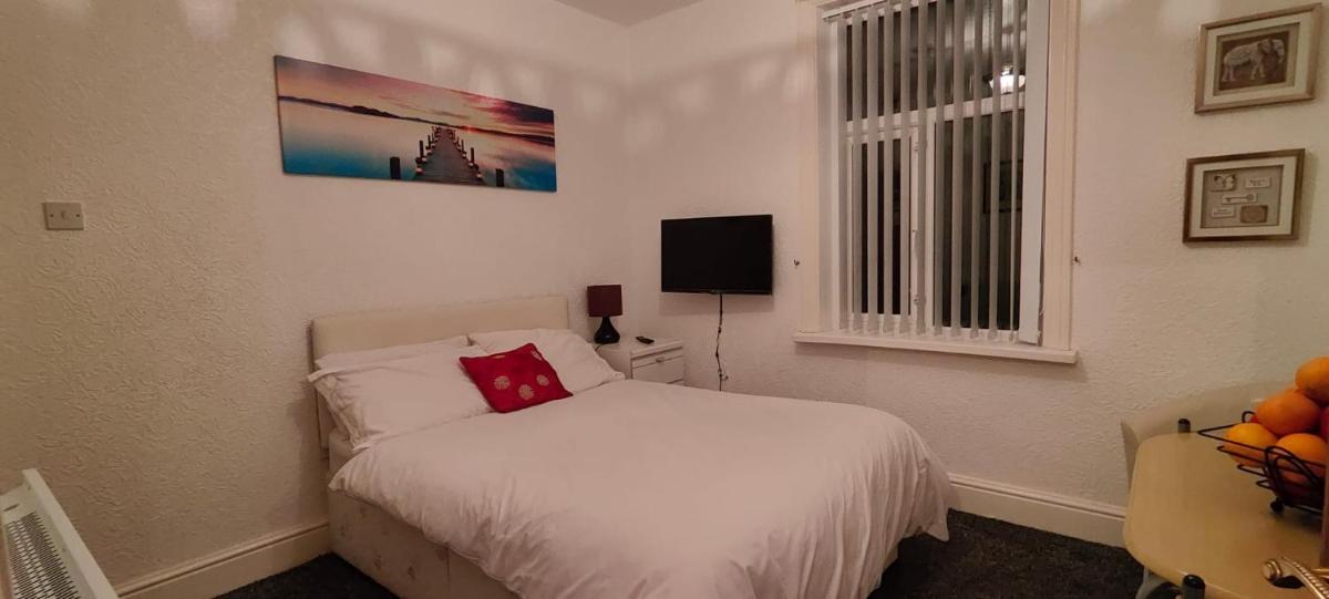 Lawnswood Apartments - Housity
