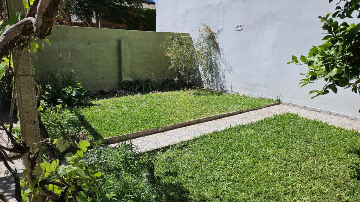 Suitetrails - REST HOUSE Casa familiar - garage - TV - WiFi - 2 dormitorios - Living-comedor - Cocina - Lavadero - Patio con parrilla - Alquiler temporario