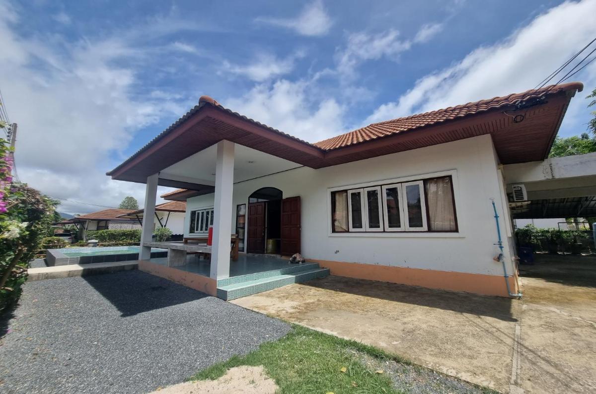 Mae Rampung Beach House Pool Villa - Housity