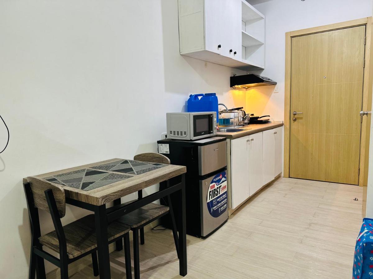 Taguig Cozy 1 bedroom with Balcony in Grace Residences Near Bgc - Housity