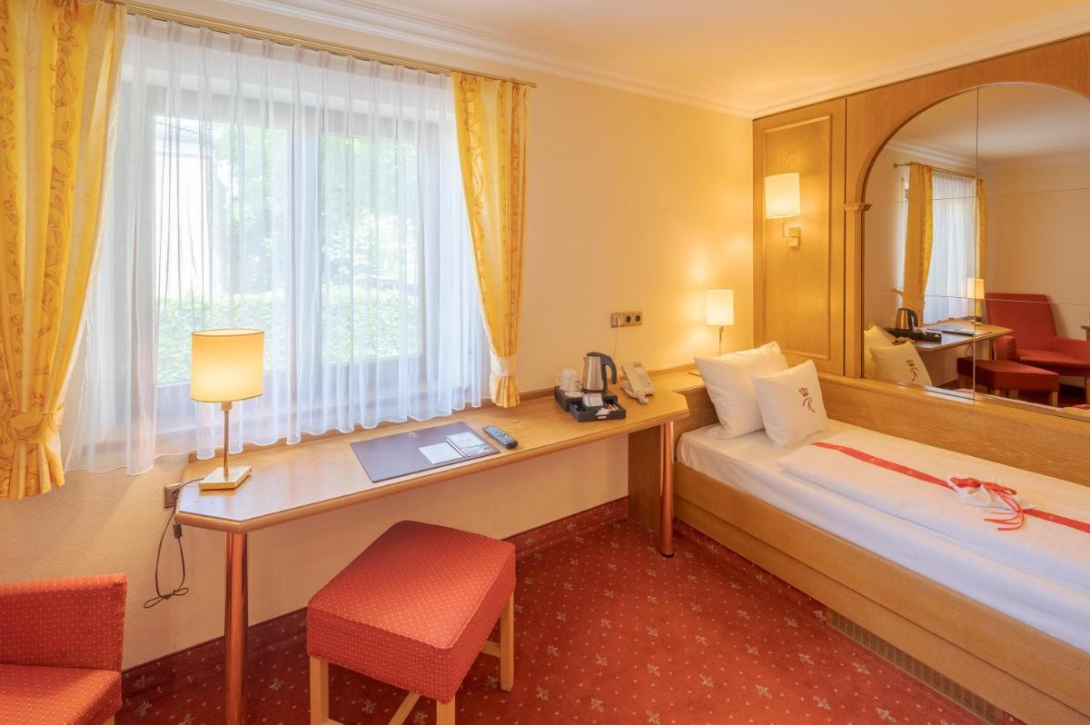 Hotel am Schlosspark Zum Kurfürst - Housity