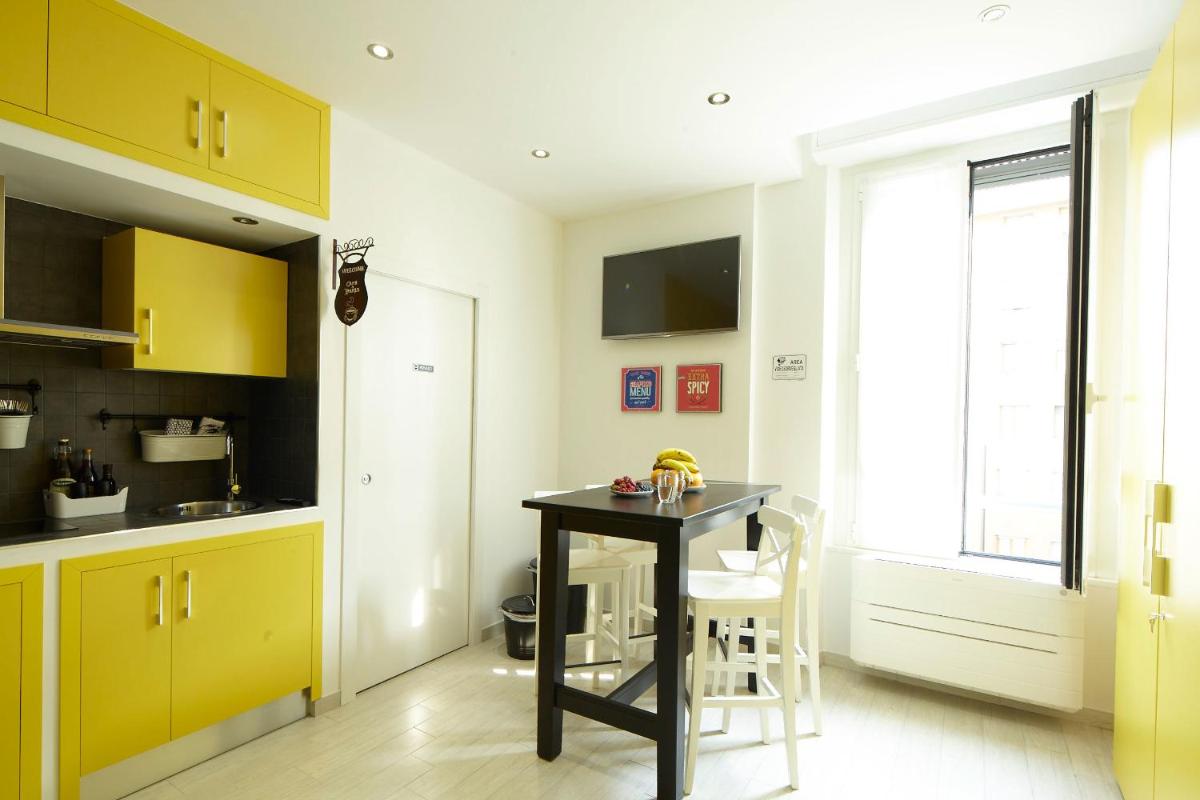 Affittacamere Arosio - Housity
