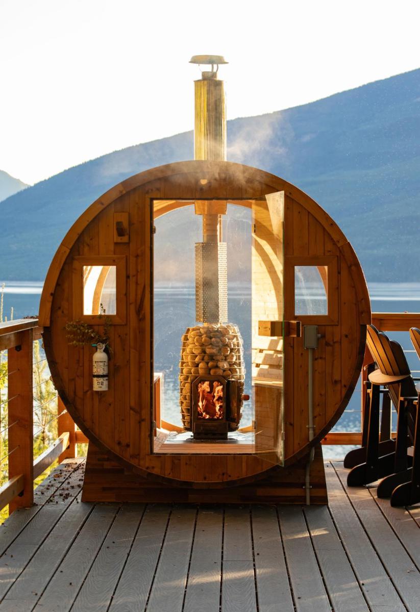 Kootenay Lakeview Retreats - Forest Cabin - Housity