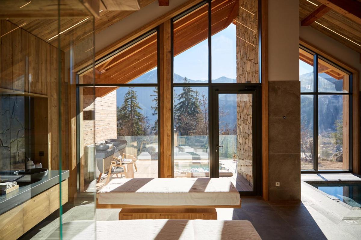 Vue générale sur la montagne ou vue sur la montagne depuis le complexe hôtelier